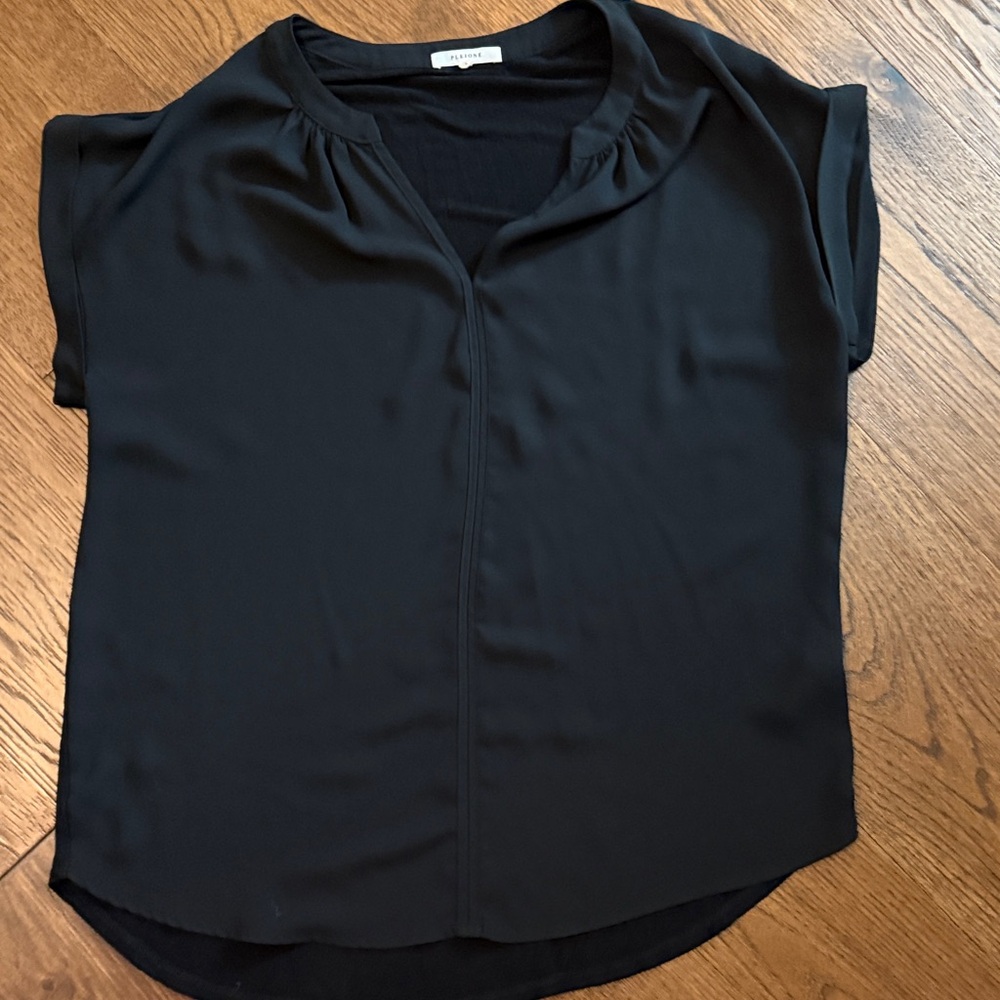 Pleione Black Short Sleeve Blouse
